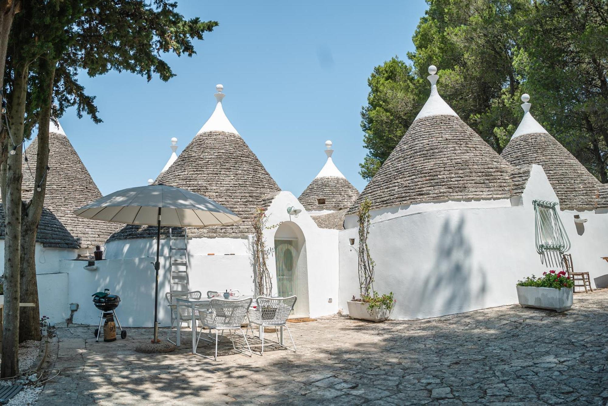 Ad Un Passo Da Cisternino - Trulli Con Foresta, Bici E Barbecue 치스테르니노 외부 사진